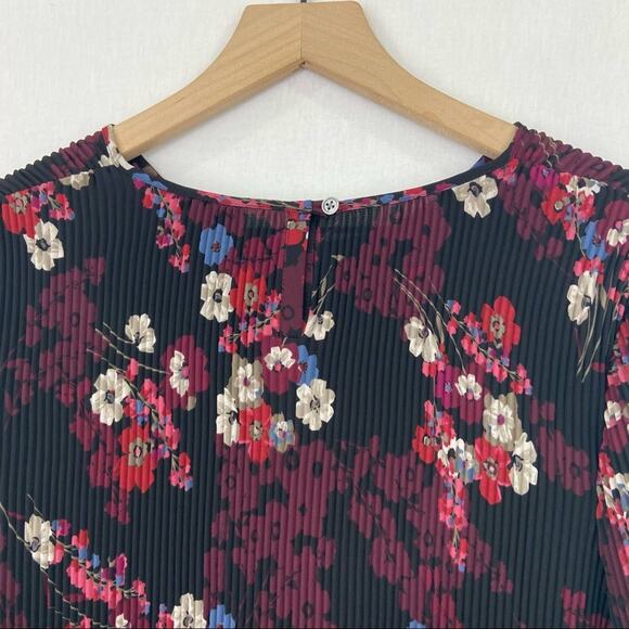 J. Jill Wherever Collection Accordion Pleated Floral Tunic Blouse size Small - Picture 6 of 8